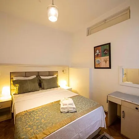 Central Seaside Flat With Excellent View In Bodrum Appartement