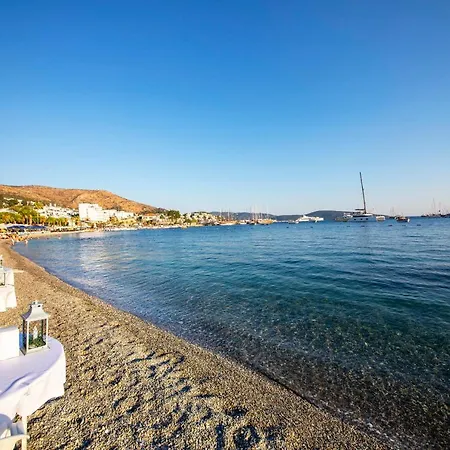 Central Seaside Flat With Excellent View In Bodrum Bodrum